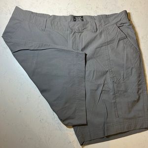 32 Degrees Cool Cargo Shorts in Gray